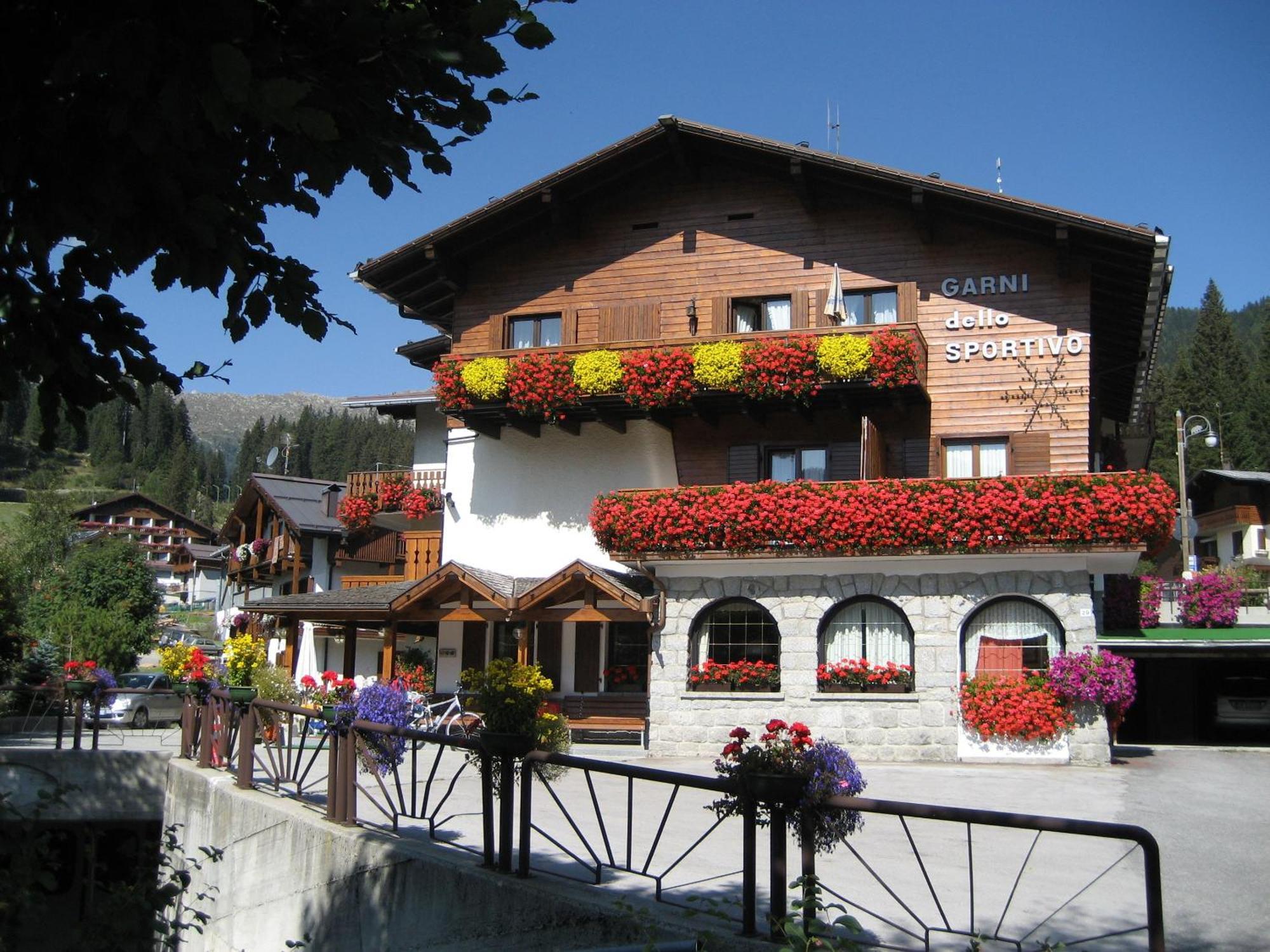 Hotel Garni Dello Sportivo Madonna Exterior foto
